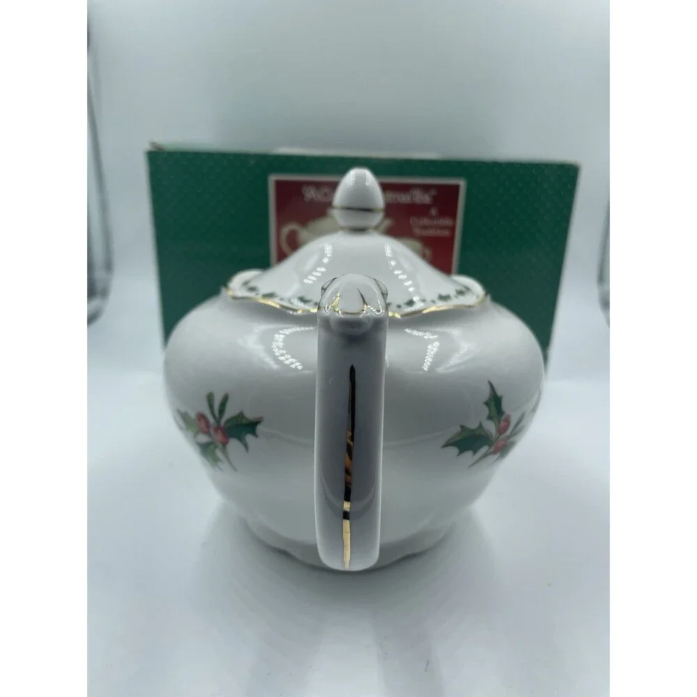 Vintage “A Cup Of Christmas Tea” TeaPot w/lid 1992 Waldman House Holly Berry